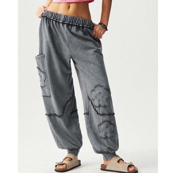 Plus Mineral Wash Stretchy Waist Floral Patchwork Jogger Pants - Picture 6 of 9